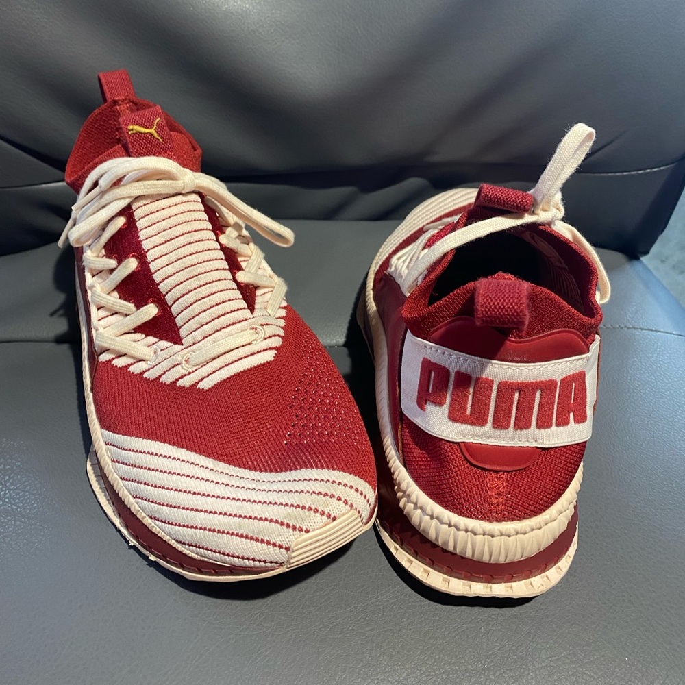 PUMA Size 10 Slip On Stretch Athletic Shoe Like New